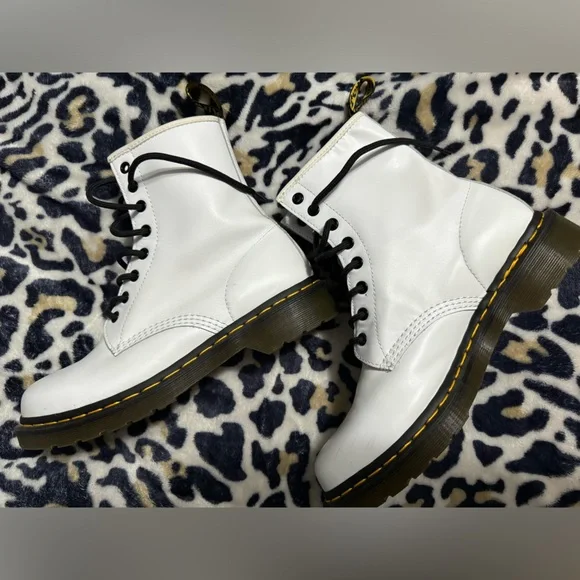 White Dr. Martens. Size 9. - Picture 4 of 5